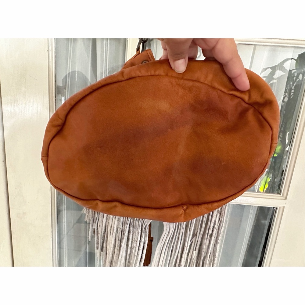 Hasta La Vista Hyde Fringe Bucket Bag - Picture 4 of 5